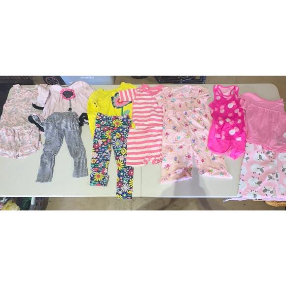 Lot Of 50 Girls Outfits (PJs, Nightgowns, Outfits), Sized 4-5, Assorted Brands - Picture 7 of 8